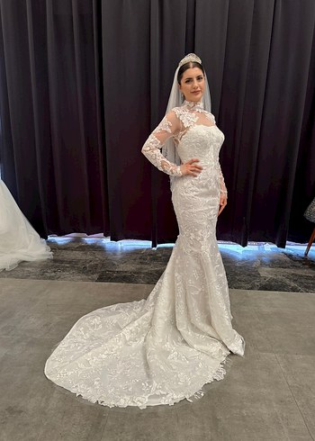 Uzun Kollu Dantel İşlemeli Gelinlik - Görsel 4