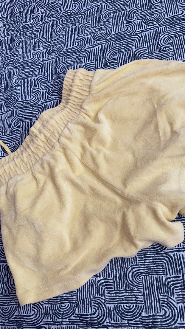 Sarı Nakışlı Kadın Mini Şort - Görsel 4