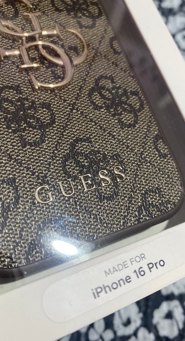Guess Kahverengi Elastik iPhone 16 Pro Kılıf - Görsel 3