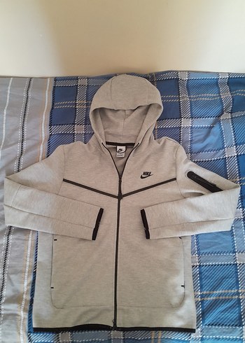 Nike Tech