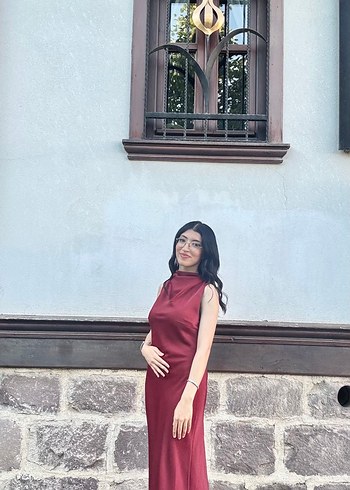 Bordo Saten V Yaka Uzun Elbise - Görsel 3