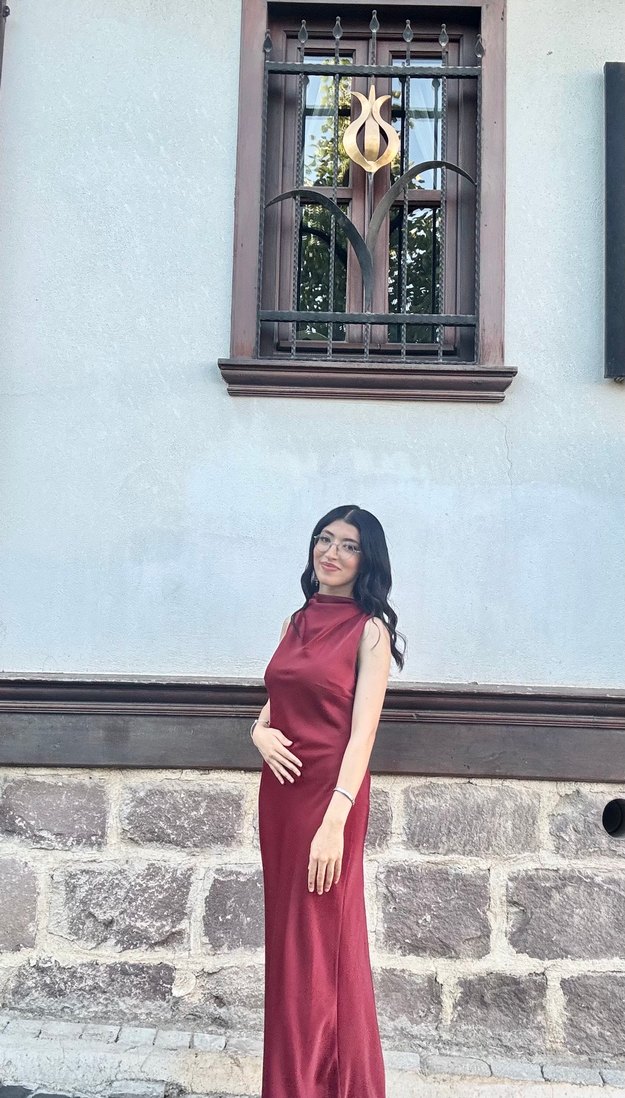 Bordo Saten V Yaka Uzun Elbise - Görsel 3