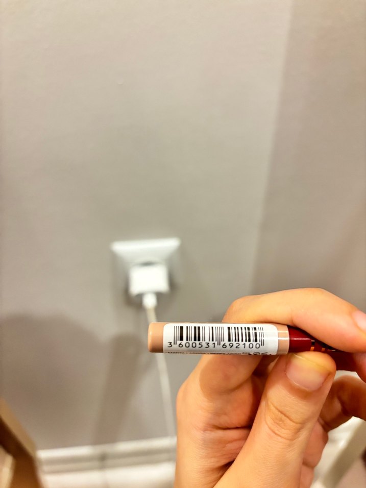 Kırmızı dudak kalemi - Görsel 2