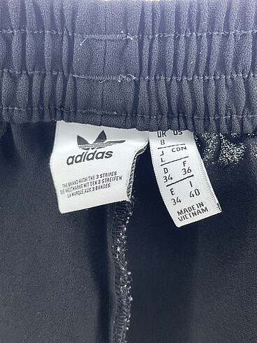 36 Beden çeşitli Renk Adidas Mini Şort %70 İndirimli.