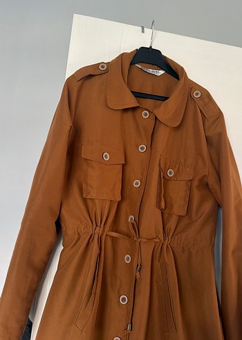 Düğmeli Kahverengi Uzun Keten Kadın Trençkot - Görsel 3