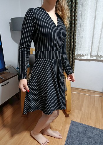 Diğer V Yaka Çizgili Siyah Midi Elbise