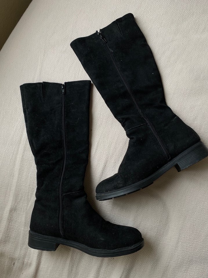 Siyah Süet Tokalı Kadın Dizaltı Bot - Görsel 2