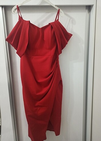 42 Beden kırmızı Renk Butik Kırmızı Özel Gün Elbisesi - 42 Beden - Sadece Bir Kez Giyi