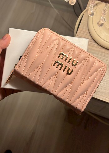  Beden Miu Miu Pembe Deri Fermuarlı Çanta
