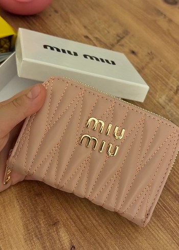  Beden pembe Renk Miu Miu Pembe Deri Fermuarlı Çanta