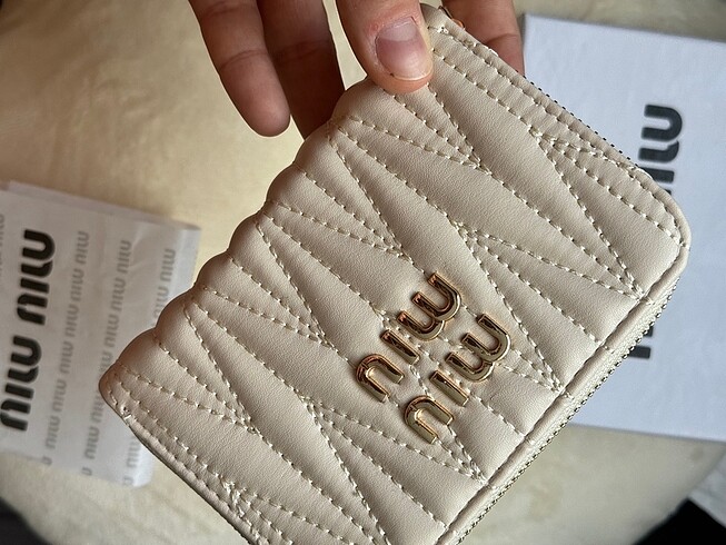 Miu miu premium