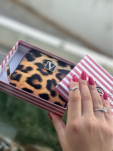  Beden Victoria secret leoparlı cüzdan