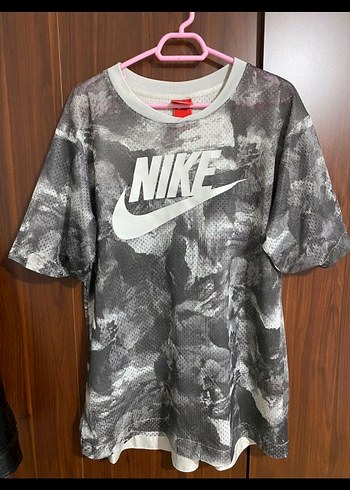 Gri orjinal Nike Kısa Kollu Tişört