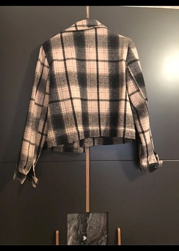 Düğmeli Ekose Desenli Kısa Kadın Ceket - Görsel 3