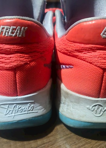 Renkli Baskılı Bağcıklı Basketbol Ayakkabısı - Görsel 3