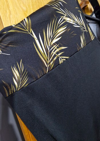 V Yaka Siyah Baskılı Salaş Kadın Bluz - Görsel 3