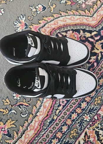 Nike Nike Siyah-Beyaz Kadın Spor Ayakkabı