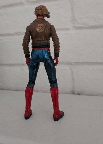  Beden Marvel Legends Captain Marvel Bomber Jacket
