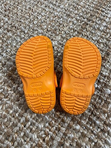 22 Beden Crocs c7 turuncu sıfır ayarında (: unisex