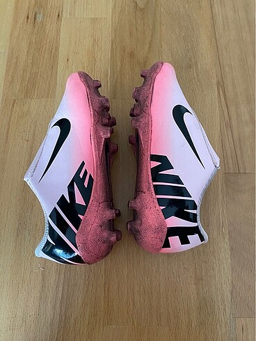 25 Beden pembe Renk Nike 25.5 krampon