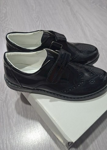 Tokalı Siyah Erkek Çocuk Klasik Ayakkabı - Görsel 2