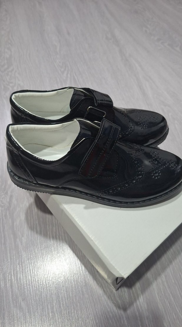 Tokalı Siyah Erkek Çocuk Klasik Ayakkabı - Görsel 2