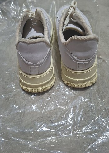 Beyaz Bağcıklı Stiletto Topuklu Kadın Spor Ayakkabı - Görsel 4