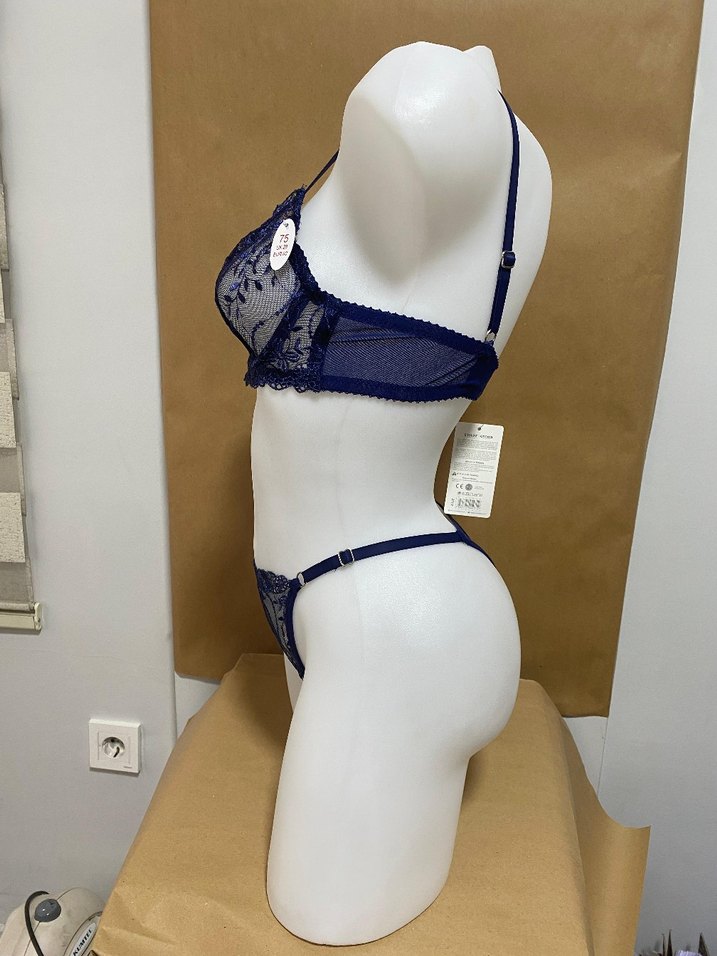 Lacivert Dantel Detaylı Goth Sütyen - Görsel 3