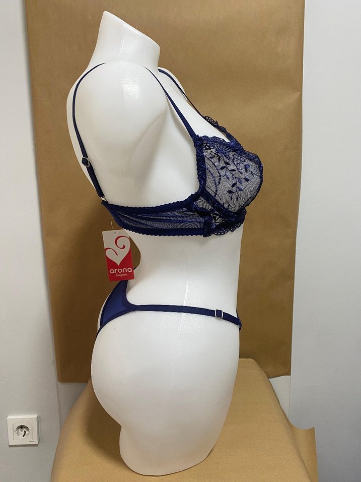 Lacivert Dantel Detaylı Goth Sütyen - Görsel 4