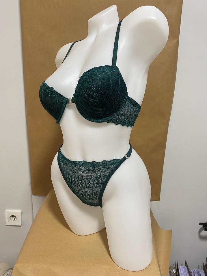 Koyu Yeşil Minimalist Gotik Sütyen Takımı - Görsel 2
