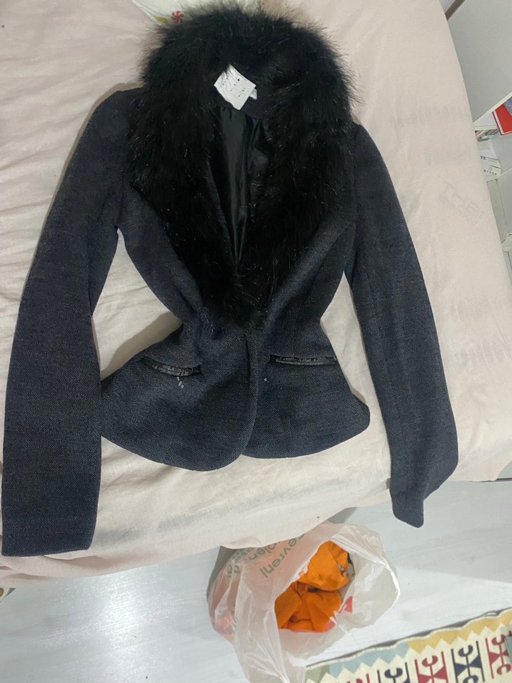 Kürk Detaylı Siyah Kadın Ceket - Görsel 3