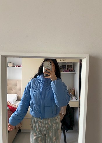 Mavi Kısa Şişme Kadın Mont - Görsel 2