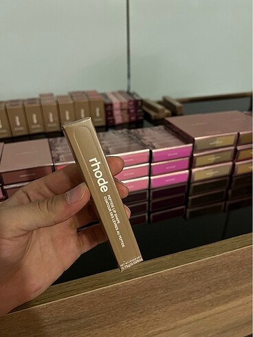 Beden Renk Rhode Peptise Lip Shape (Twist)