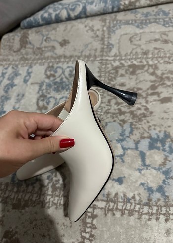 38 Beden beyaz Renk Nine West Beyaz Topuklu Kadın Terlik