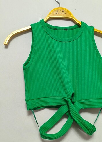 Dekolteli crop