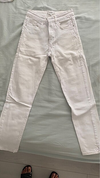 34 Beden beyaz Renk Mango beyaz jean