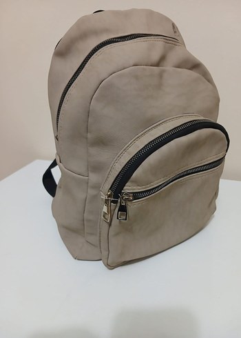 Dikişsiz Bej Deri Kadın Sırt Çantası - Görsel 3