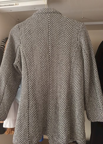 Kadın Gri Zebra Desenli Midi Kemerli Ceket - Görsel 3