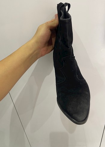 Bershka Siyah Süet Topuklu Bot