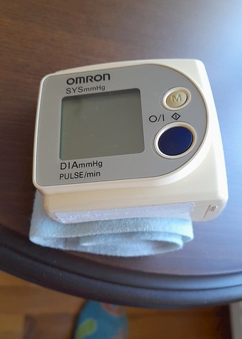 Omron Dijital Tansiyon ve Nabız Ölçer