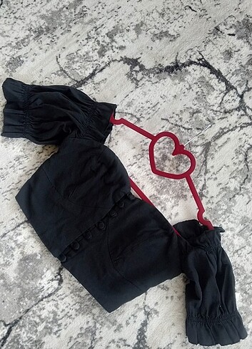 Siyah Düğme detaylı crop bluz