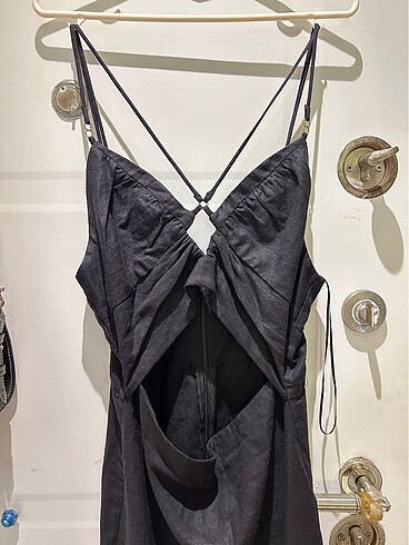 Zara Cut-Out Detaylı Keten Karışımlı Midi Elbise