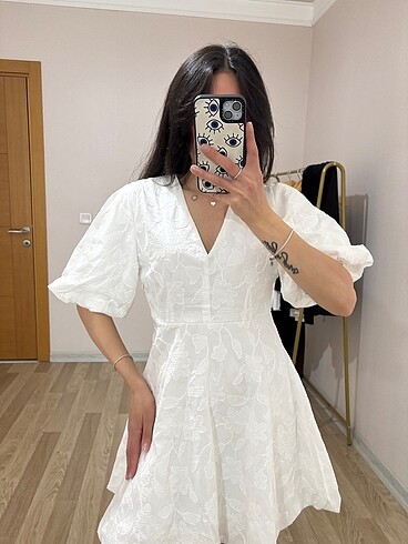 Floral Nakış Astarlı Mini Elbise