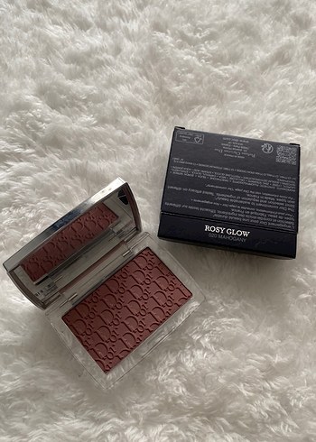 Dior Rosy Glow Koyu Bej Allık - Görsel 3