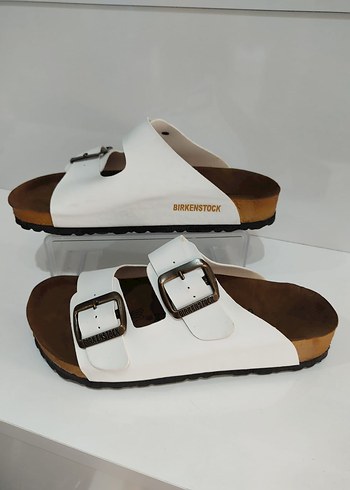Beyaz Tokalı Birkenstock Terlik