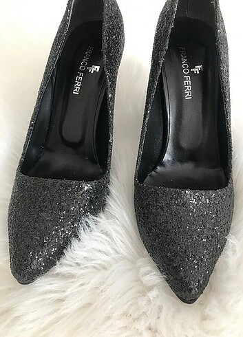 Nine West Siyah simli stiletto topuklu ayakkabı