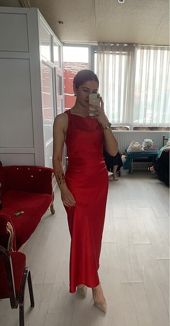m Beden kırmızı Renk Zara saten midi elbise