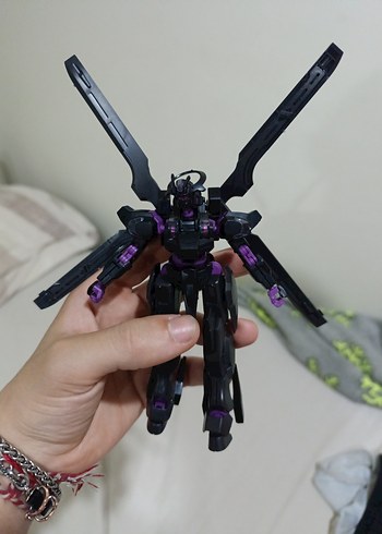 gundam Mor ve Siyah Aksiyon Figürü gundam