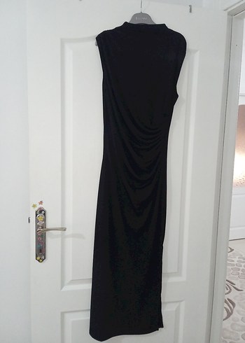 Siyah Yırtmaçlı Elbise - Görsel 4