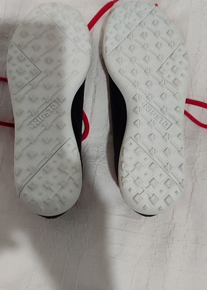 Halı saha ayakkabısı  - Görsel 2